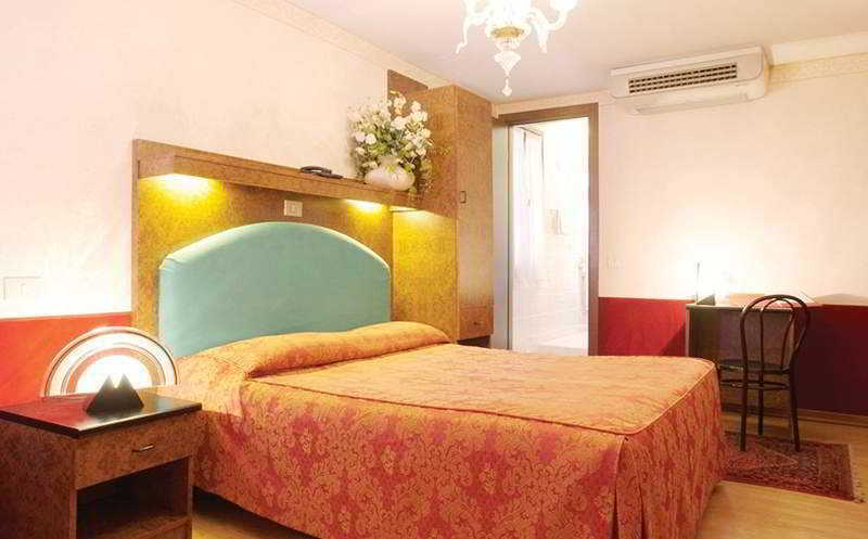Hotel Moderno เอริเช ภายนอก รูปภาพ